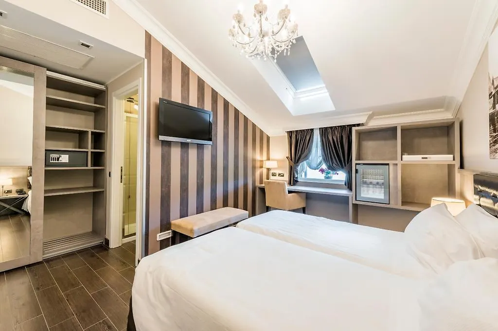 Hotel Il Corazziere Merone 4*,  Italy
