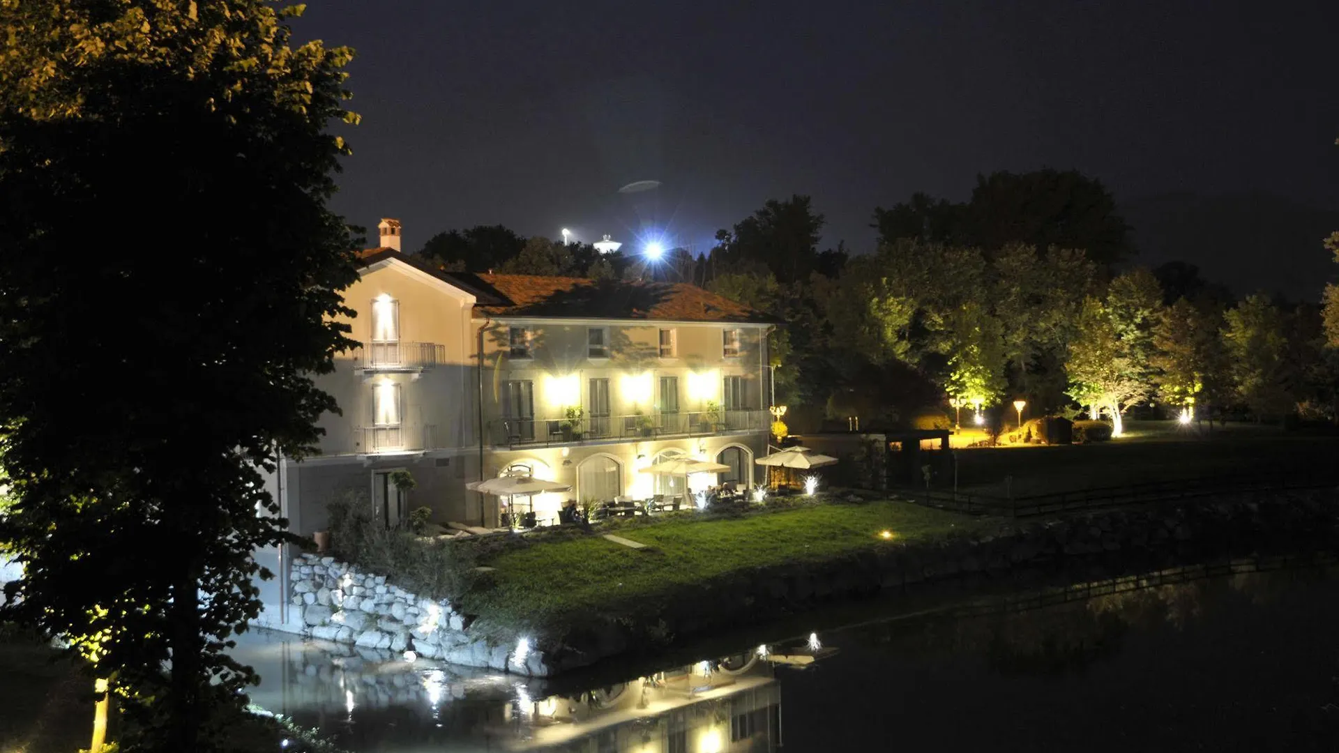 Hotel Il Corazziere Merone 4*,